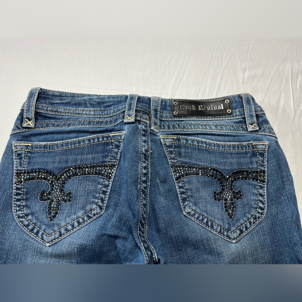 Rock Revival Pat Straight Leg Jeans Rhinestone Pockets